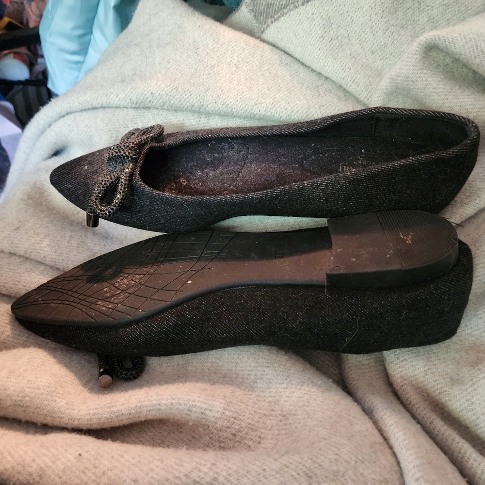 Isaac Mizrahi Elegant Black Women's Flats